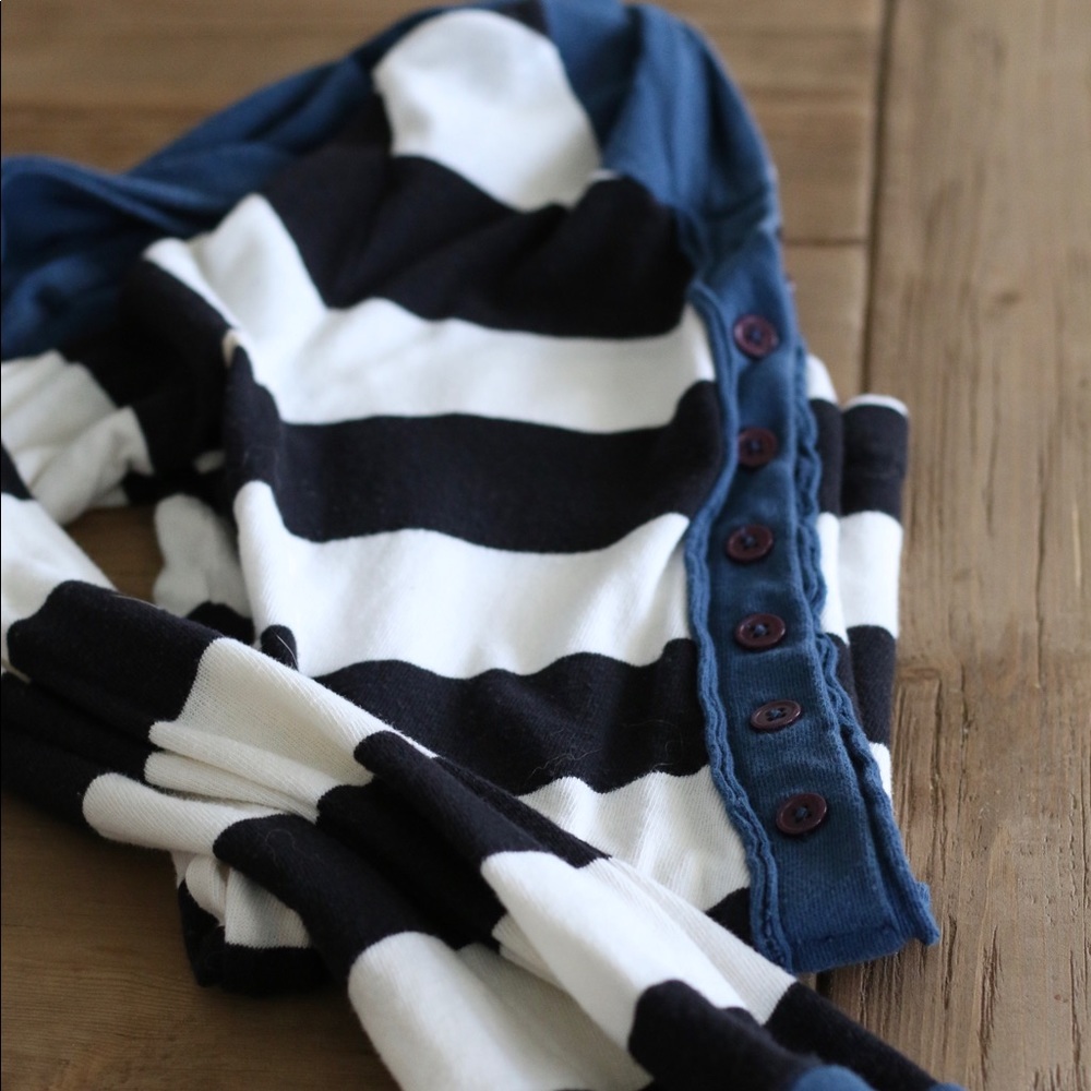 Long sleeve free people top with hood